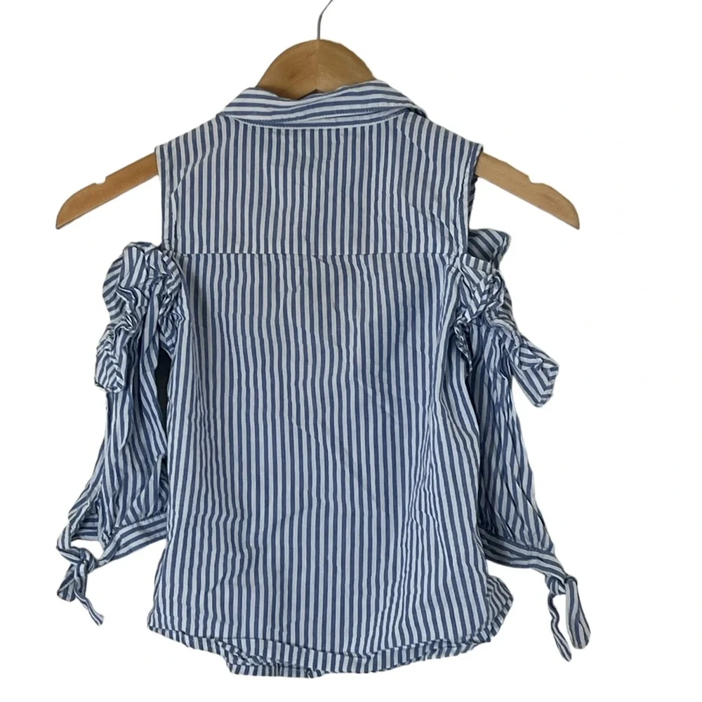 Arizona | Striped cold shoulder button froth shirt girl’s size 7/8